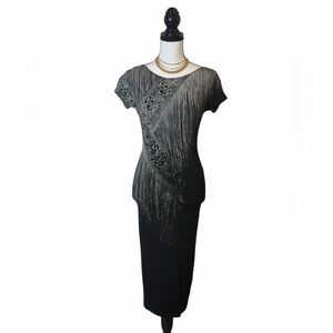 Elegant Isabel de Pedro Chain Printed Black Short Sleeve Dress- US 4